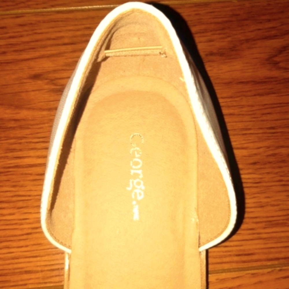 (7)🌷George🌷Lacey Crotchet White Slide On Sandals - Picture 8 of 9